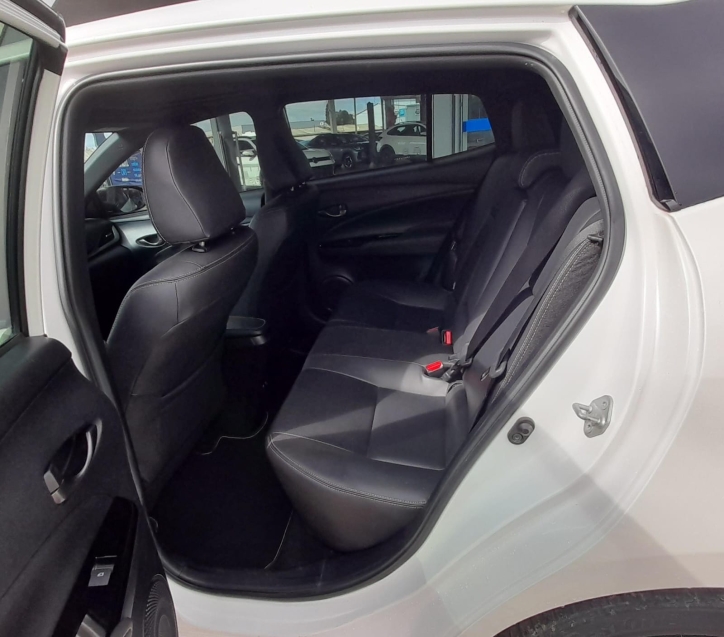 toyota/yaris xls 1.5,2022/2023 completo,branco9