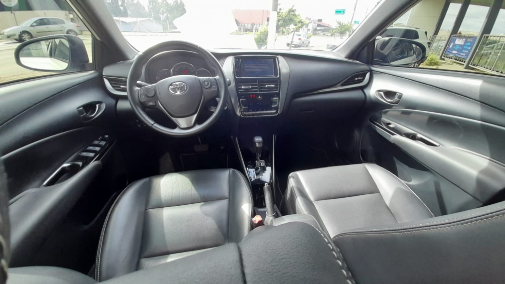 toyota/yaris xls 1.5,2022/2023 completo,branco5