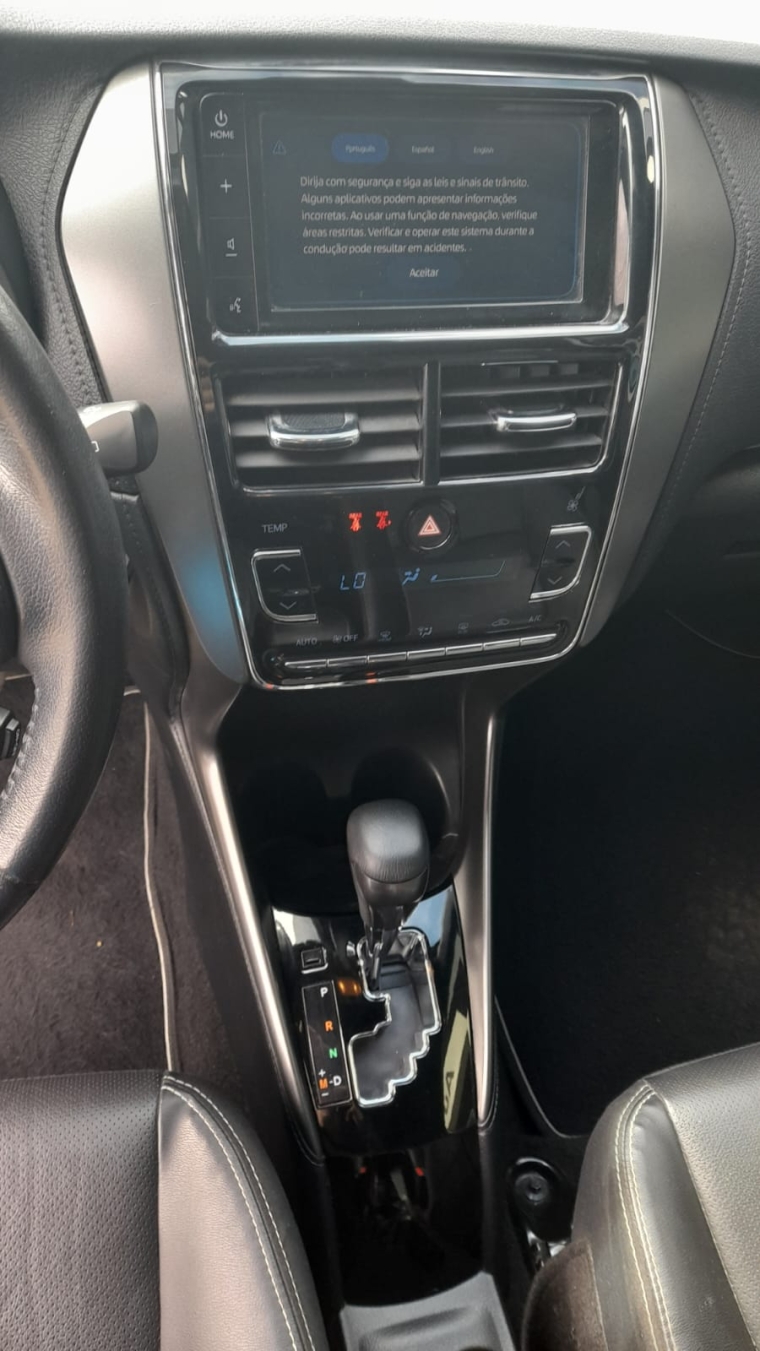 toyota/yaris xls 1.5,2022/2023 completo,branco7