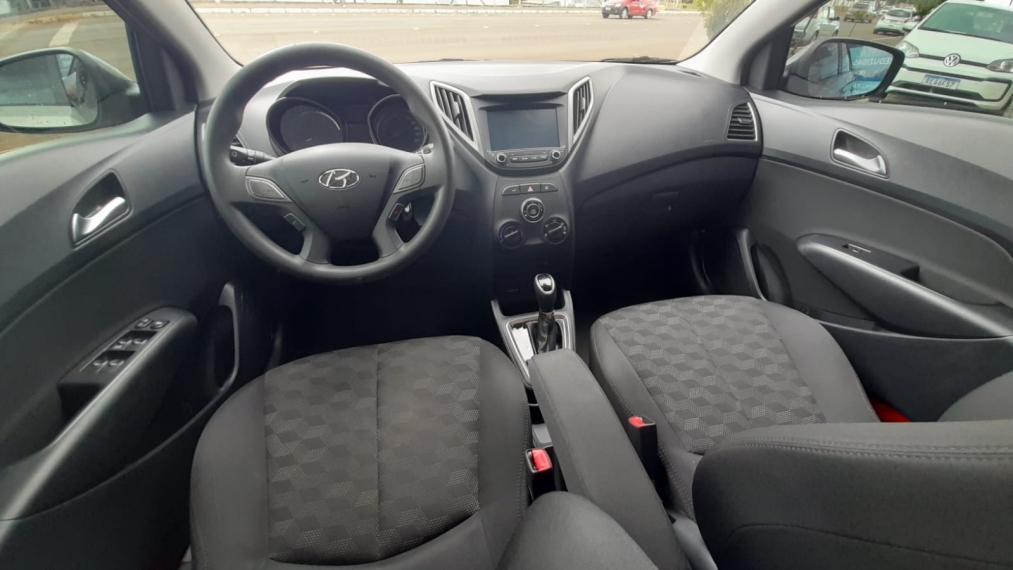 hyndai/hb20 1.6 comf,2017/2018/,prata,completo10