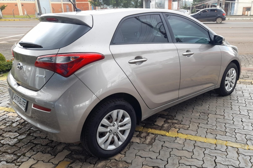 hyndai/hb20 1.6 comf,2017/2018/,prata,completo5