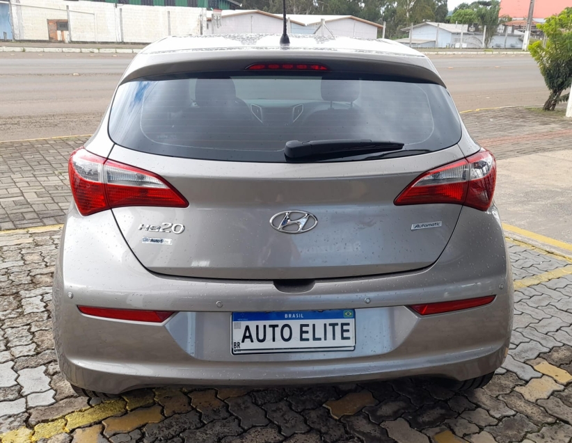 hyndai/hb20 1.6 comf,2017/2018/,prata,completo4