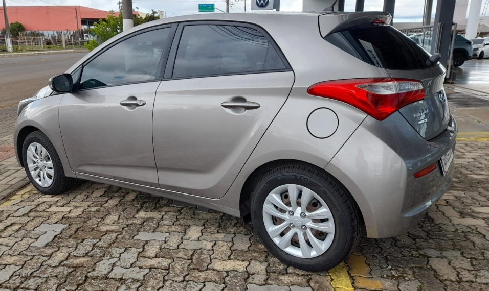 hyndai/hb20 1.6 comf,2017/2018/,prata,completo3