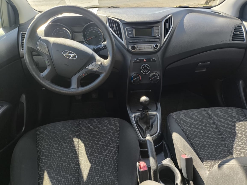 hb20 1.0 comfort,2018/2019,branco,completo8