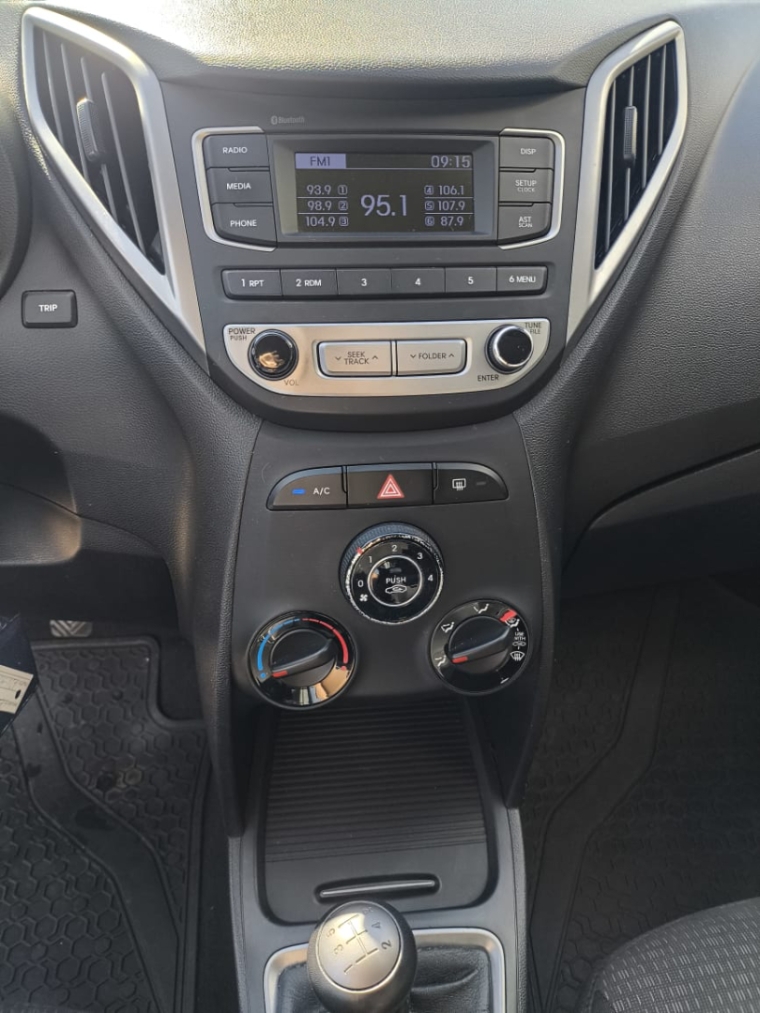 hb20 1.0 comfort,2018/2019,branco,completo10