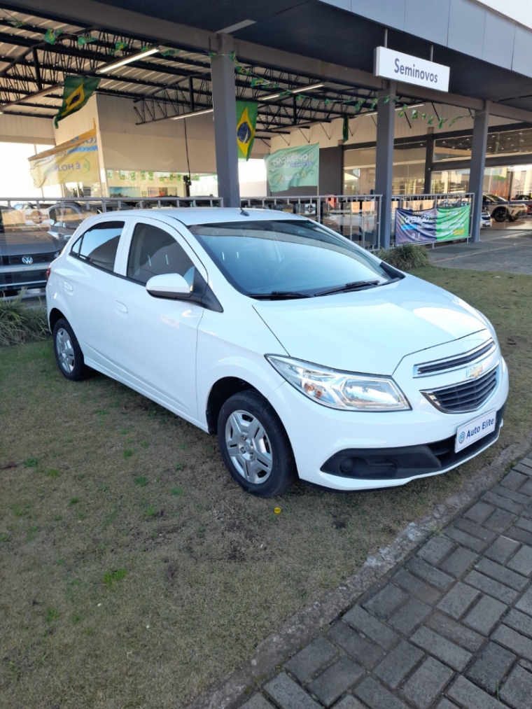 chevrolet onix 1.0 mpfi lt 8v flex 4p manual 20142