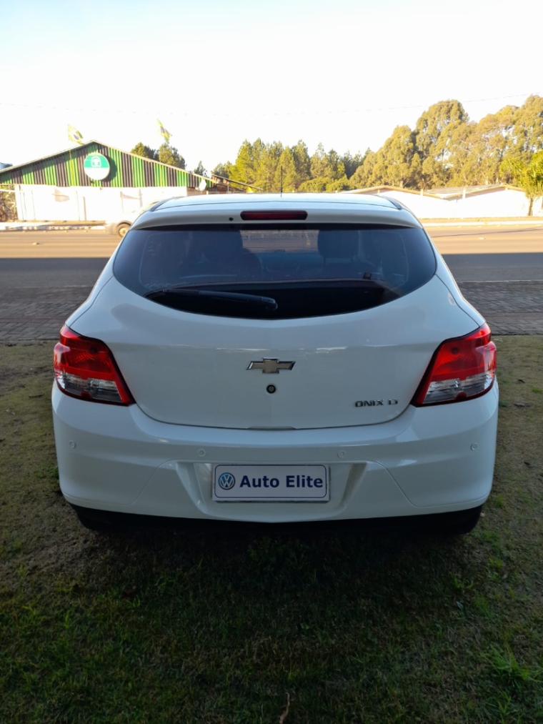chevrolet onix 1.0 mpfi lt 8v flex 4p manual 20144