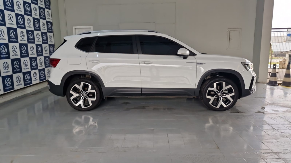 volkswagen taos 1.4 250 tsi total flex highline automatico gasolina 4p 2024