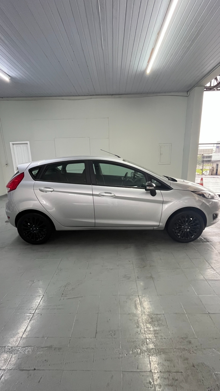 ford fiesta 1.6 se hatch 16v flex 4p manual 2017