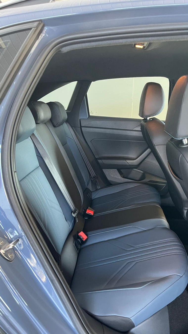 volkswagen nivus 1.0 200 tsi total flex highline automatico 4p 202510