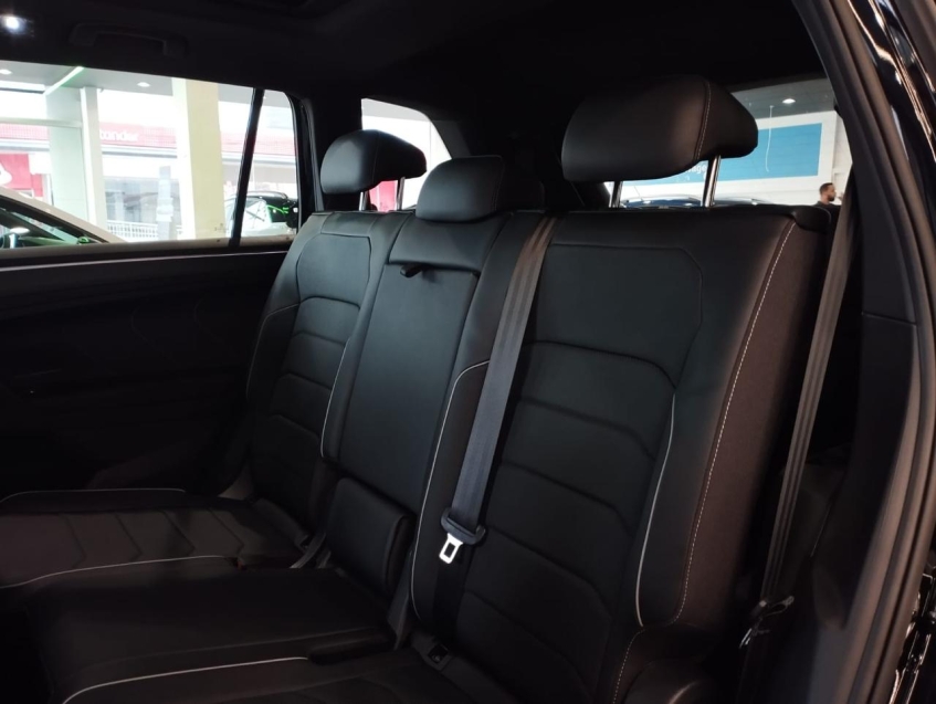 volkswagen tiguan 2.0 300 tsi gasolina allspace r-line automatico 4p 2025