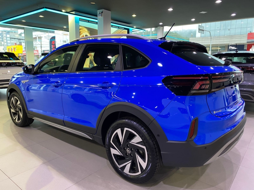 volkswagen nivus 1.0 200 tsi total flex highline automatico 4p 2025