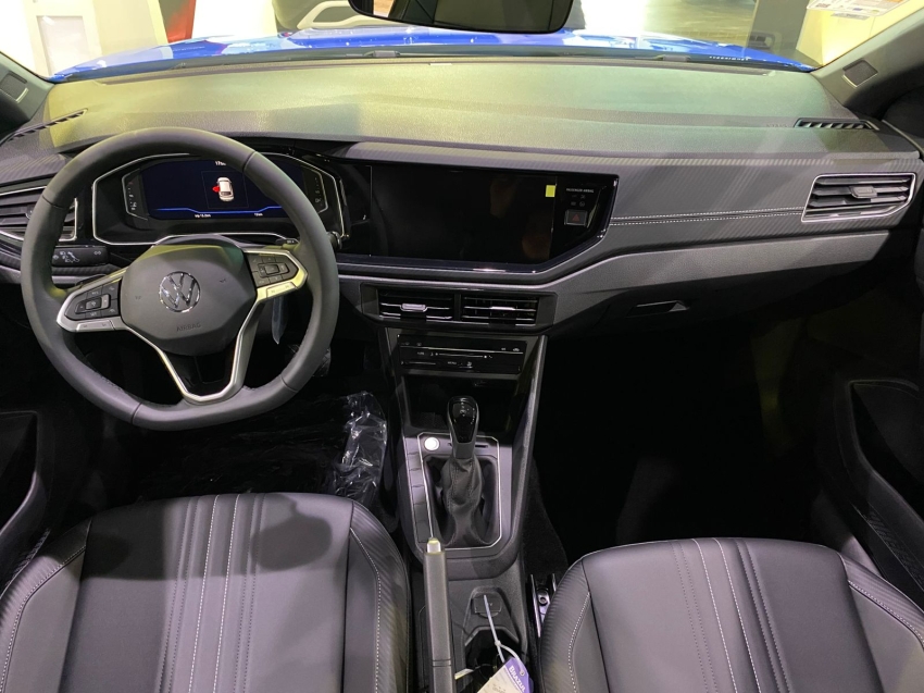 volkswagen nivus 1.0 200 tsi total flex highline automatico 4p 2025