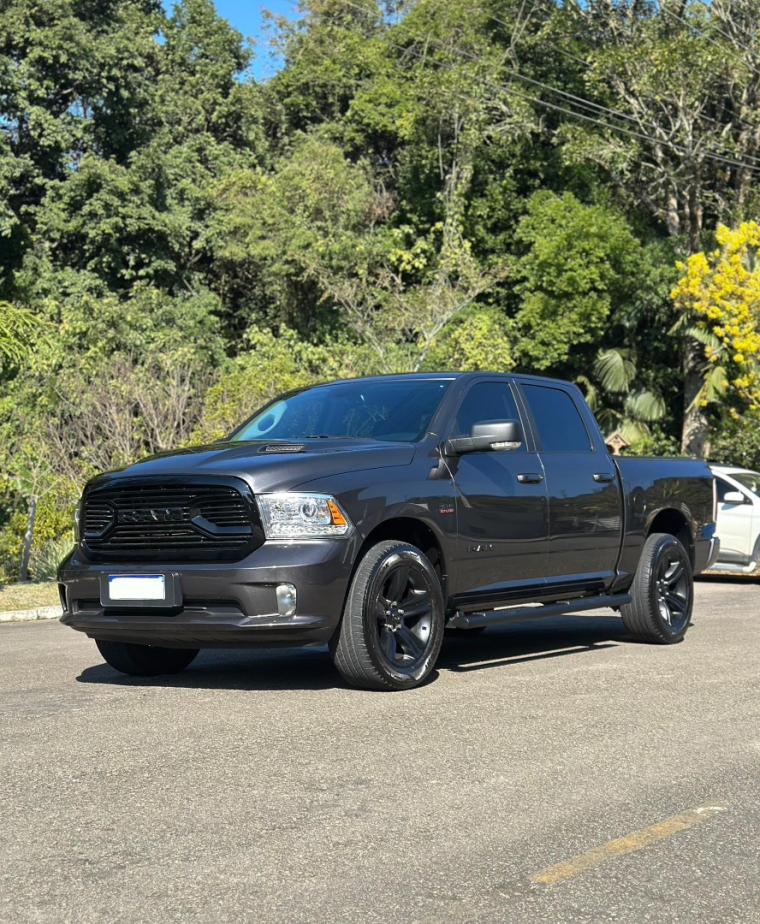 ram classic 5.7 v8 gasolina laramie cd 4x4 automatico 4p 2022