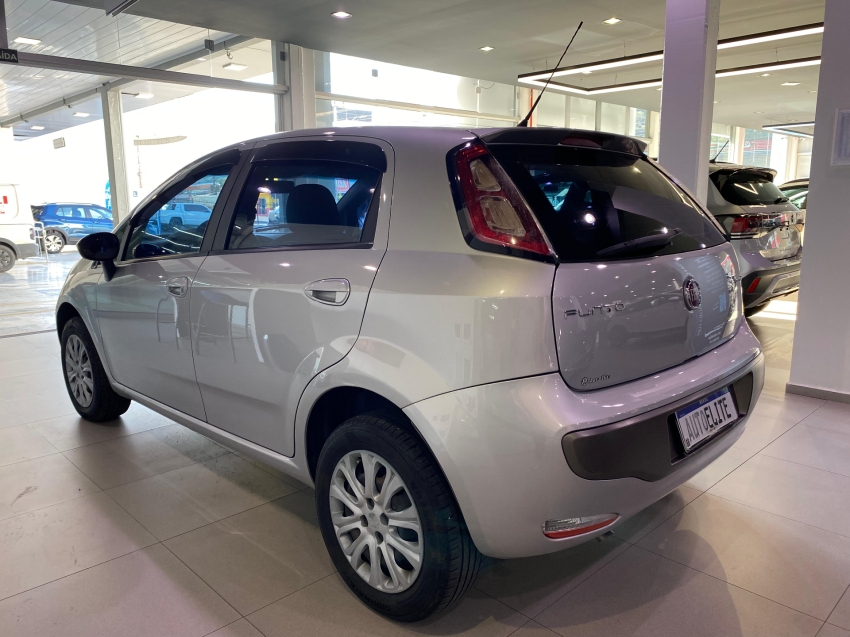 fiat punto 1.6 essence 16v flex 4p manual 2016