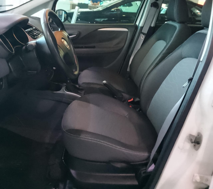 fiat punto 1.6 essence 16v flex 4p manual 20153