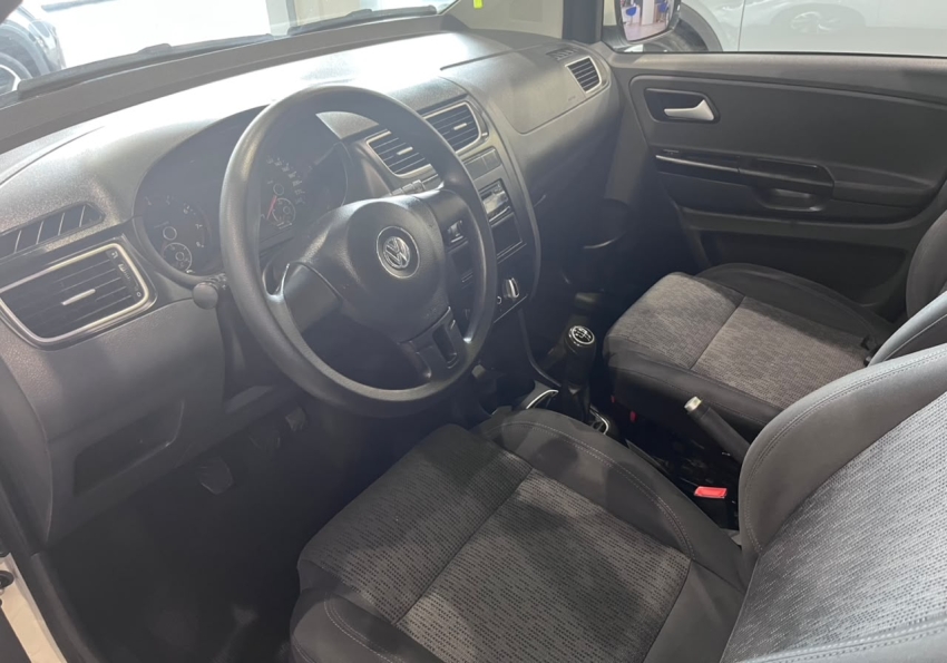 volkswagen fox 1.6 mi bluemotion 8v flex 2p manual 4p 20132
