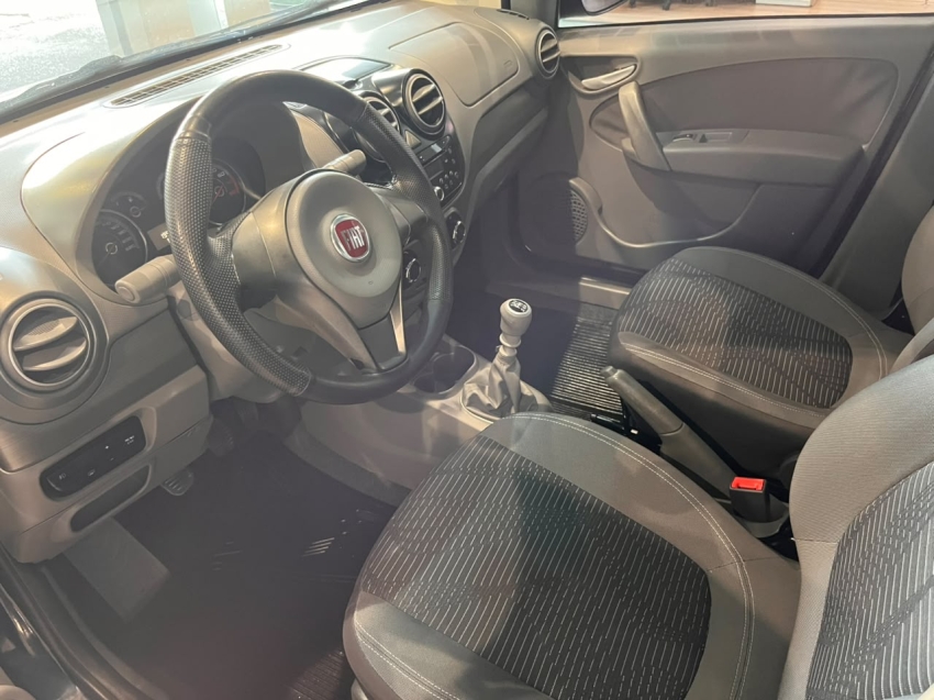 fiat palio 1.4 mpi attractive 8v flex 4p manual 20155