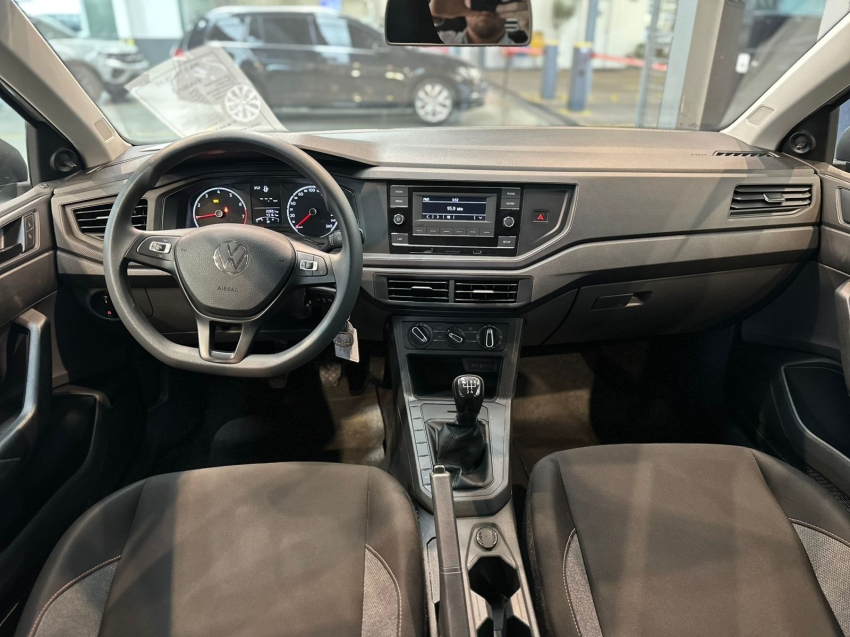 volkswagen polo 1.0 mpi track manual flex 4p automatico 2025