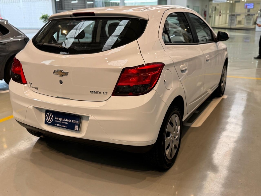 chevrolet onix 1.0 mpfi lt 8v flex 4p manual 20154