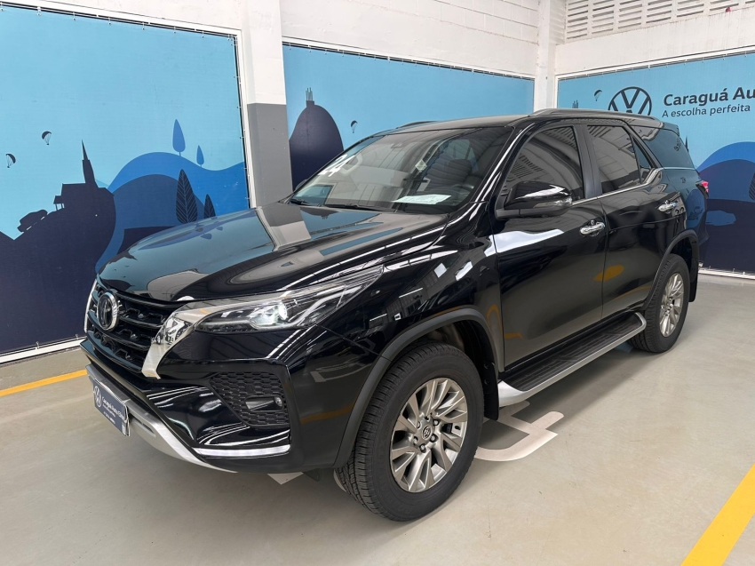 toyota hilux 2.8 d-4d turbo diesel cd srx 4x4 automatico 4p 2024