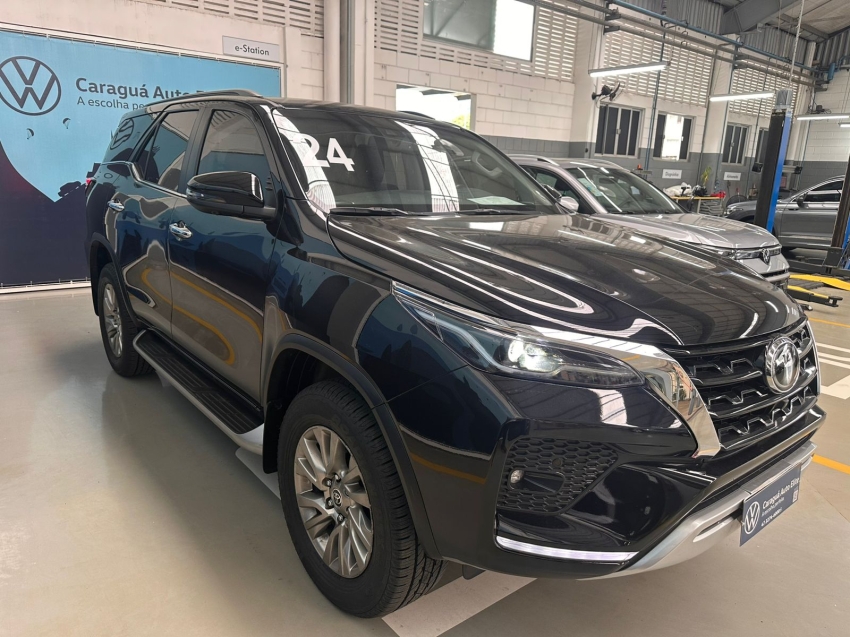 toyota hilux 2.8 d-4d turbo diesel cd srx 4x4 automatico 4p 20244