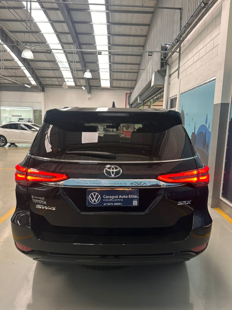 toyota hilux 2.8 d-4d turbo diesel cd srx 4x4 automatico 4p 20245