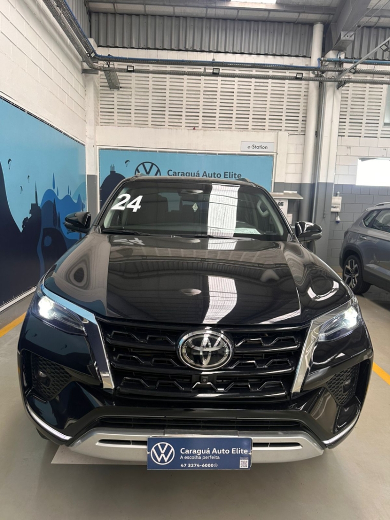 toyota hilux 2.8 d-4d turbo diesel cd srx 4x4 automatico 4p 20241