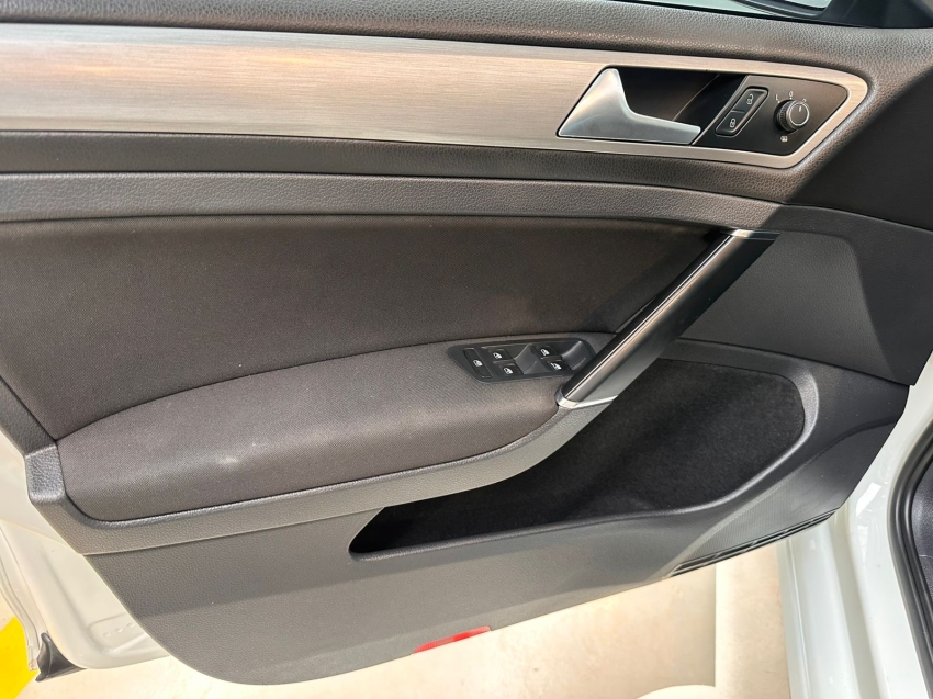 volkswagen golf 1.0 tsi comfortline 12v total flex 4p manual 201710