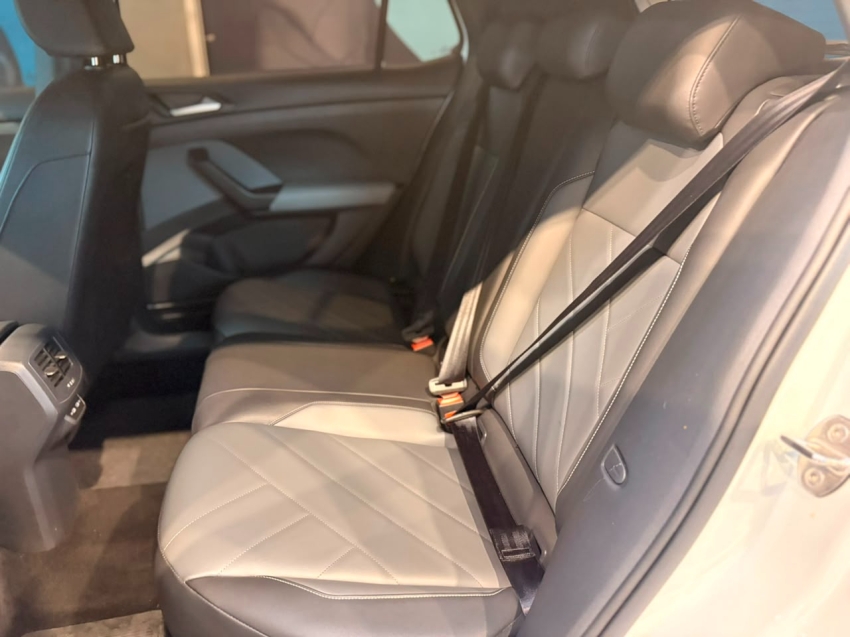 volkswagen t-cross 1.0 200 tsi total flex comfortline automatico 4p 202511