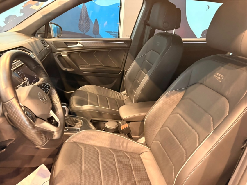 volkswagen tiguan 2.0 300 tsi gasolina allspace r-line automatico flex 4p 202410