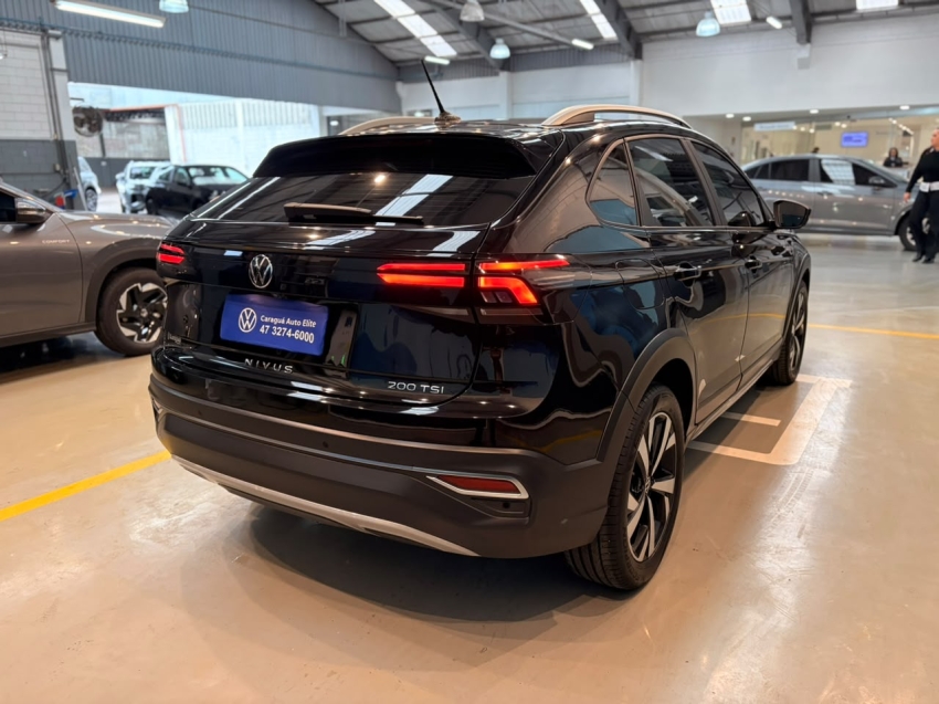 volkswagen nivus 1.0 200 tsi total flex highline automatico 4p 20235