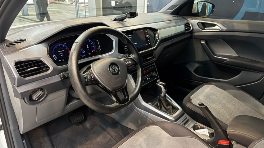 volkswagen t-cross 1.0 200 tsi total flex comfortline automatico 4p 202010