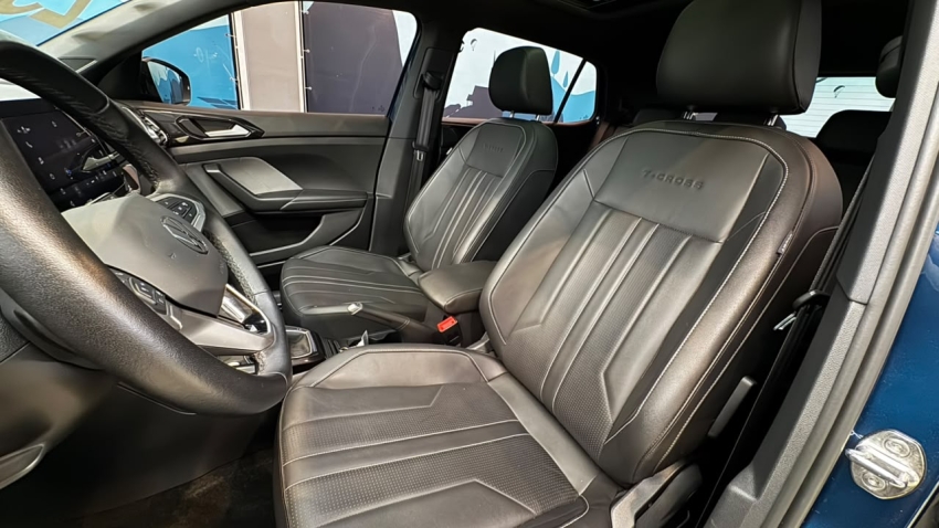 volkswagen t-cross 1.0 200 tsi total flex comfortline automatico 4p 202512