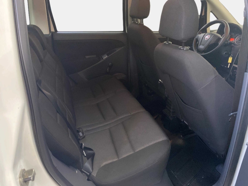 fiat idea 1.4 mpi attractive 8v flex 4p manual automatico 2013