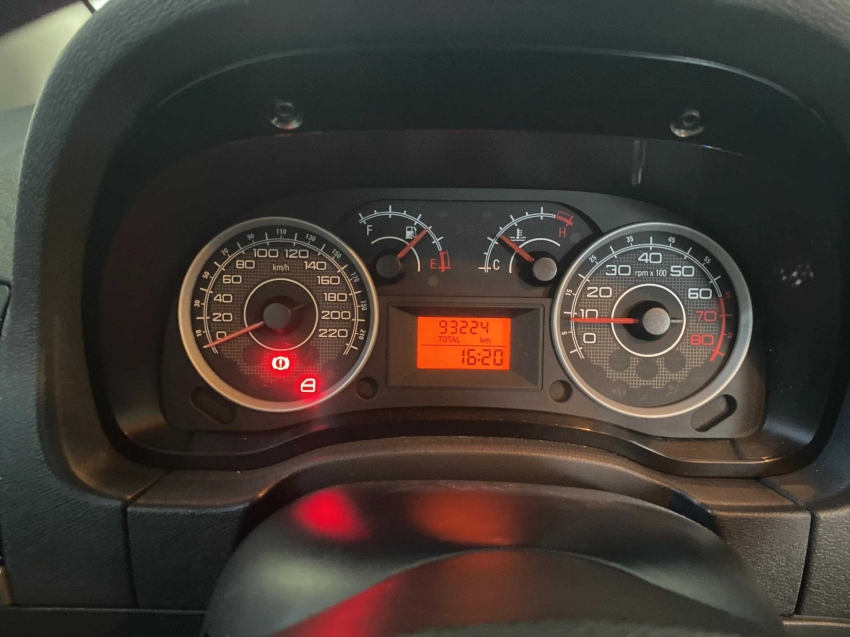 fiat idea 1.4 mpi attractive 8v flex 4p manual automatico 2013