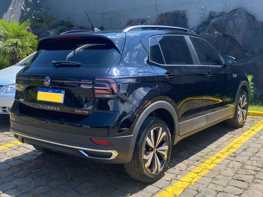 volkswagen t-cross 1.0 200 tsi total flex comfortline automatico 4p 202219
