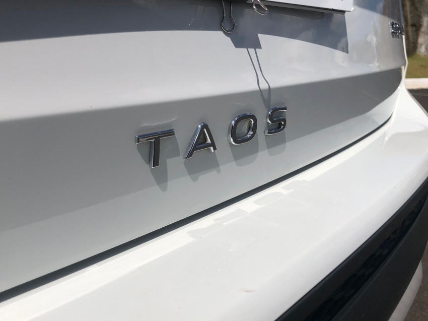 volkswagen taos 1.4 250 tsi total flex comfortline automatico 4p 202218