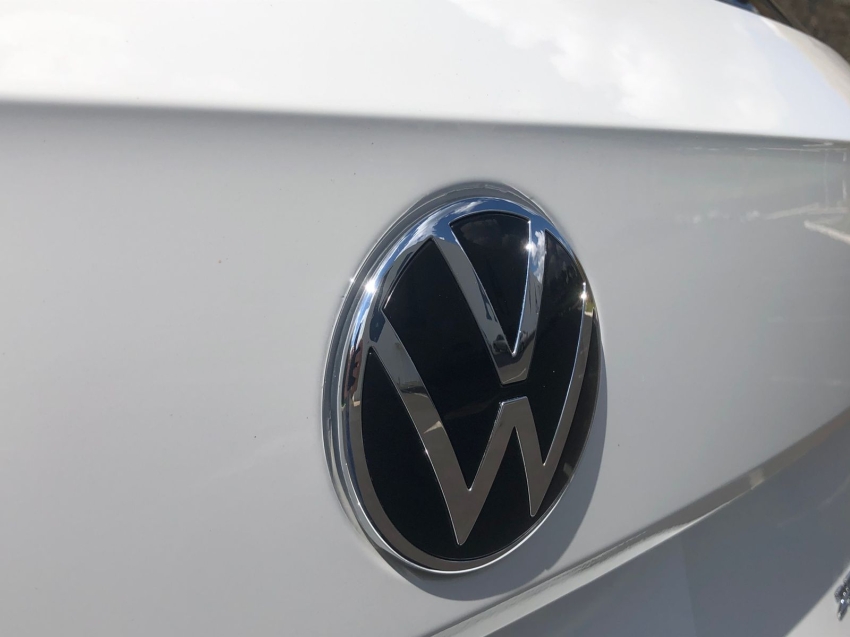 volkswagen taos 1.4 250 tsi total flex comfortline automatico 4p 202217