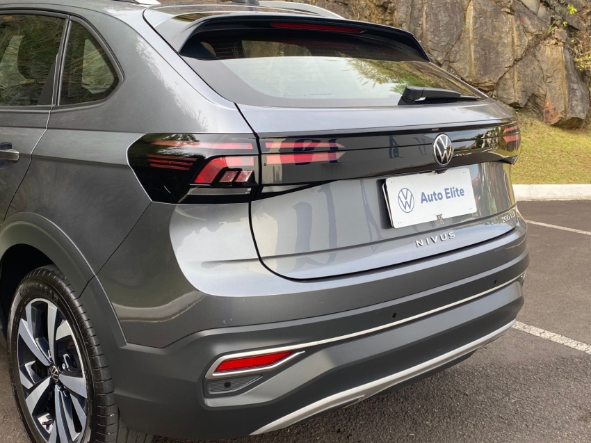 volkswagen nivus 1.0 200 tsi total flex highline automatico 4p 202413