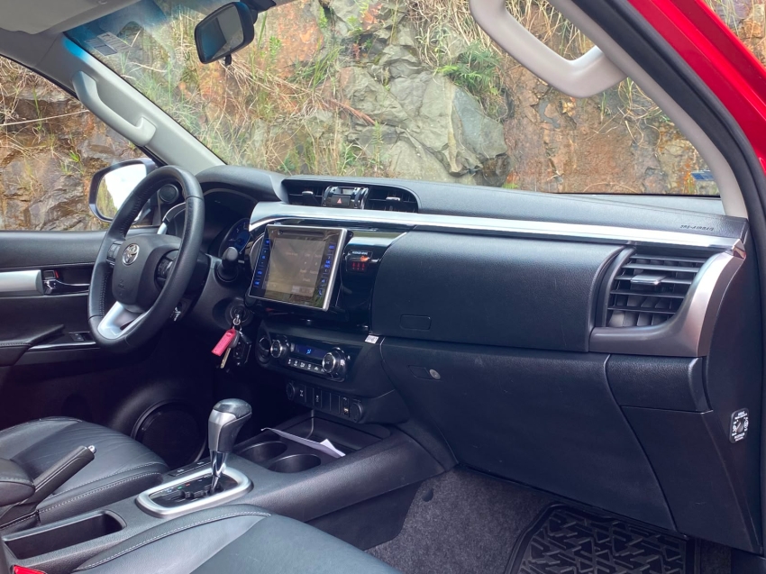toyota hilux 2.8 srv 4x4 cd 16v diesel 4p automatico 201715