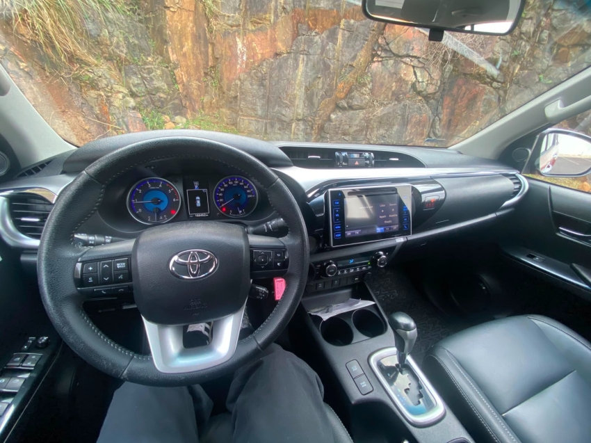 toyota hilux 2.8 srv 4x4 cd 16v diesel 4p automatico 201710