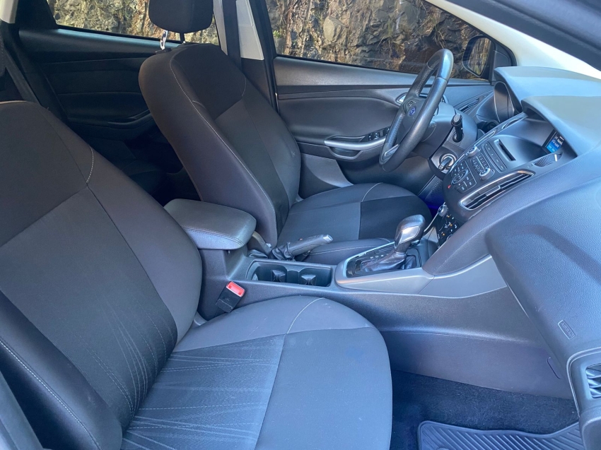 ford focus 2.0 se 16v flex 4p powershift automatico 201916