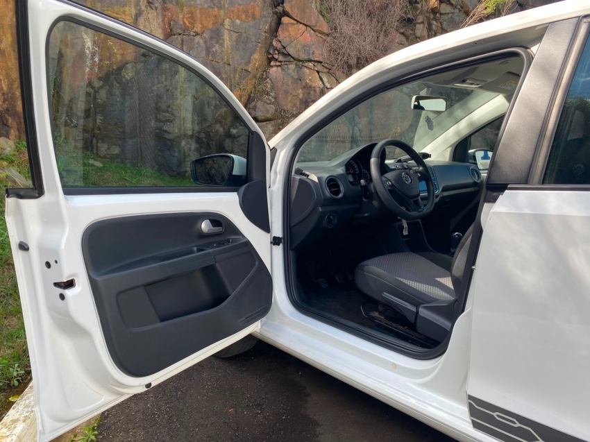 volkswagen up 1.0 170 tsi total flex connect 4p manual 202010