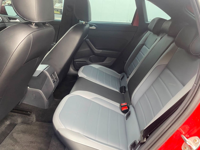 volkswagen nivus 1.0 200 tsi total flex highline automatico 4p 202411