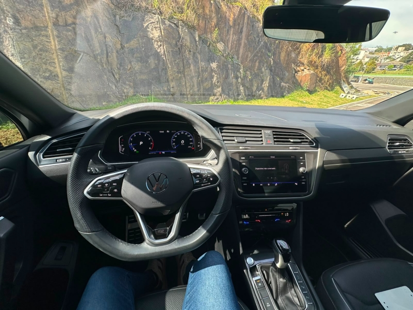 volkswagen tiguan 2.0 300 tsi gasolina allspace r-line automatico 4p 202418