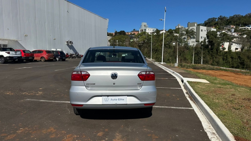 volkswagen voyage 1.6 16v msi totalflex 4p automatico flex 202113