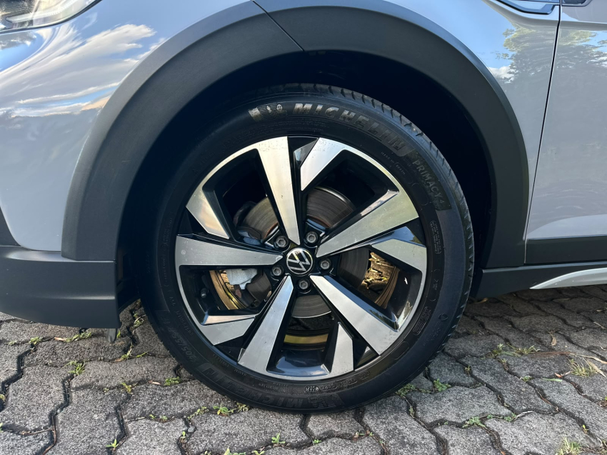 volkswagen nivus 1.0 200 tsi total flex highline automatico 4p 20214