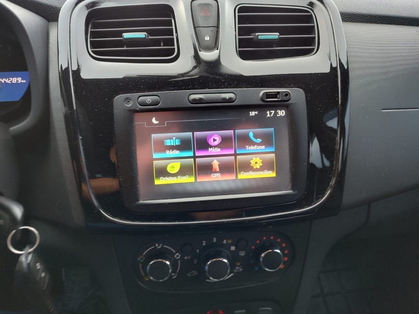 sandero expression vibe 1.0 - 2018