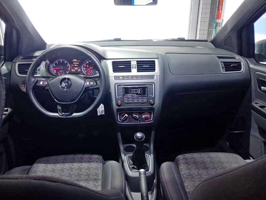 volkswagen fox 1.0 mpi track 12v flex 4p manual 2017